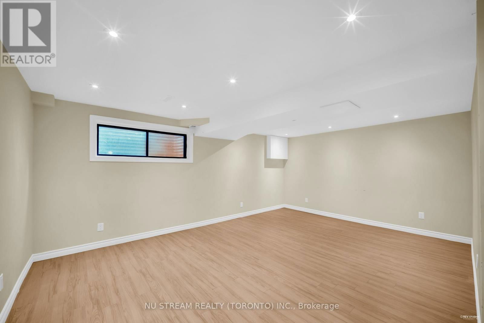 207 HUNTINGDALE BOULEVARD Image 19