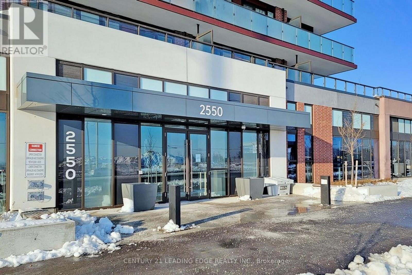 1115 - 2550 SIMCOE STREET Image 2