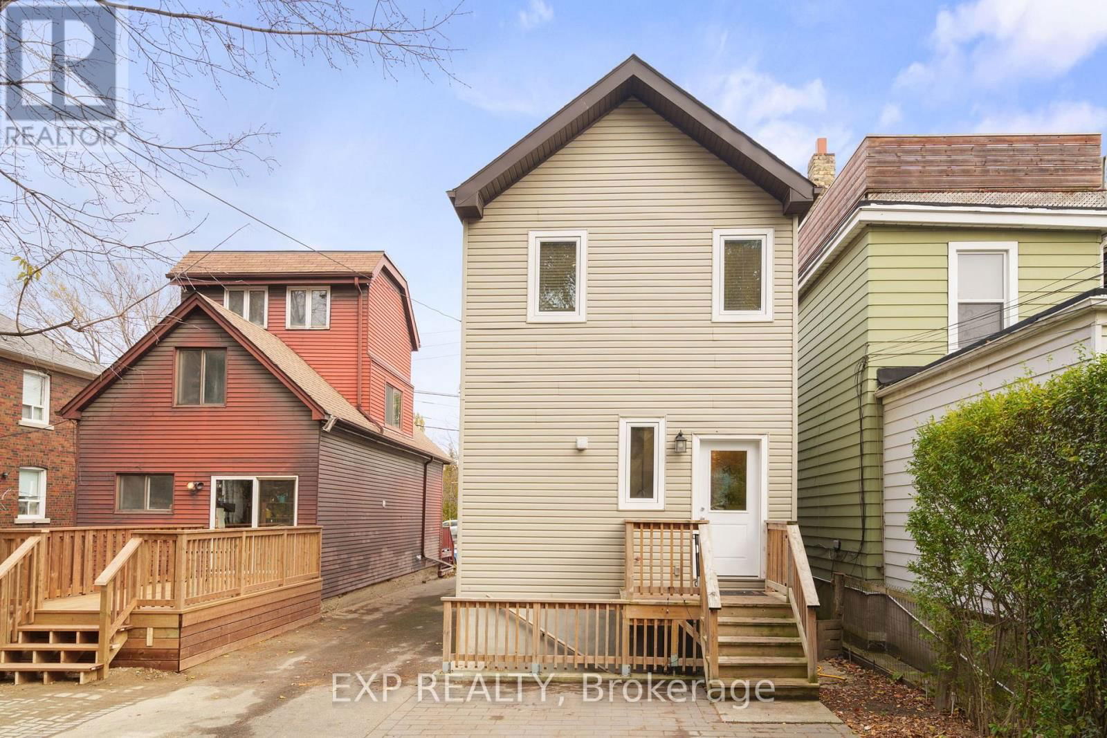 16 COXWELL AVENUE Image 33