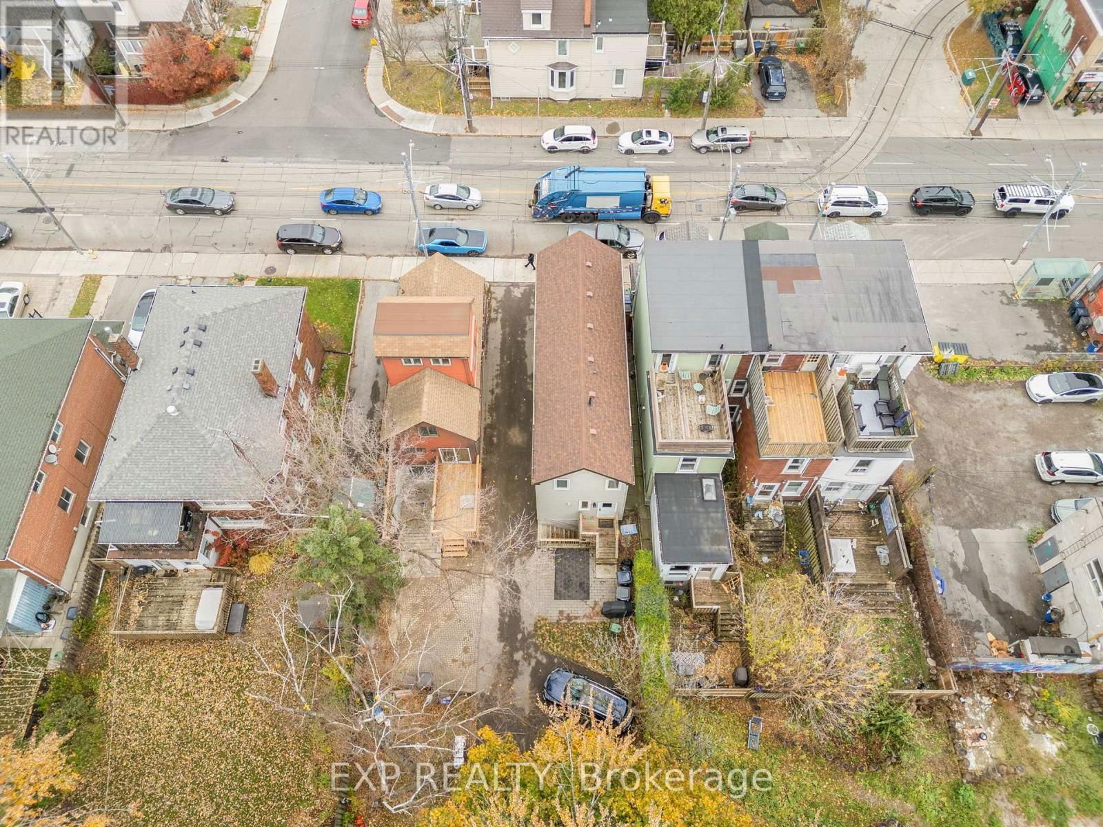 16 COXWELL AVENUE Image 37