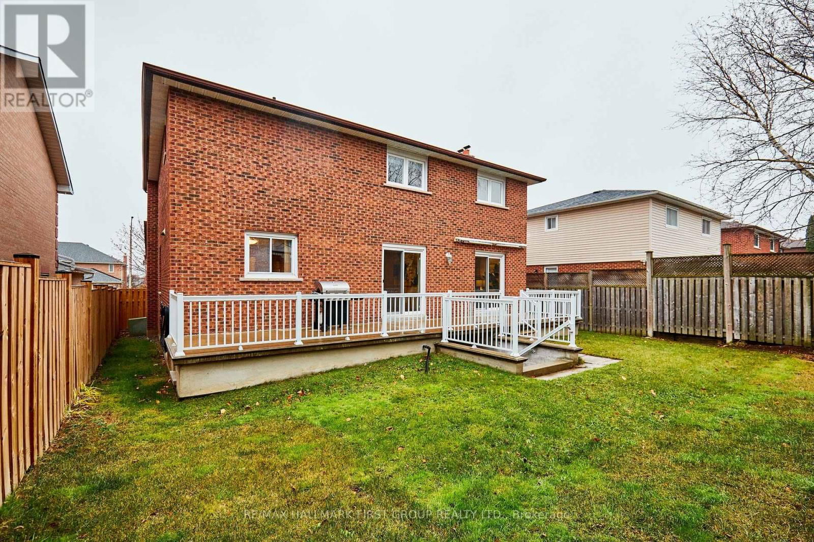 542 MCLEOD CRESCENT Image 33