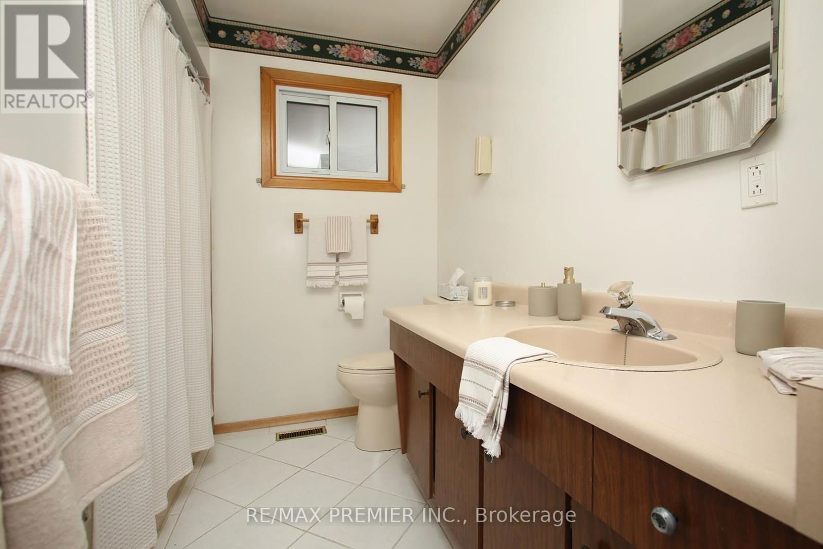 388 MARKEN COURT Image 30