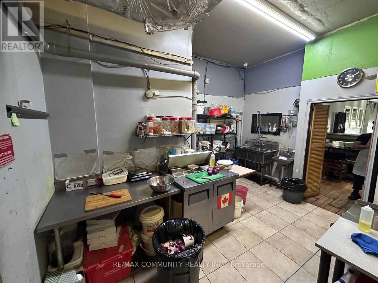 3547 ST. CLAIR AVENUE E Image 9