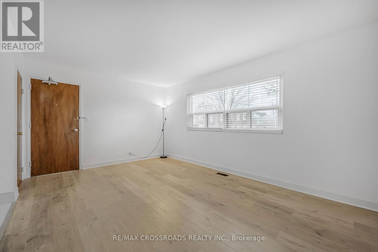 UNIT 1 - 349 FRONTENAC AVENUE Image 4