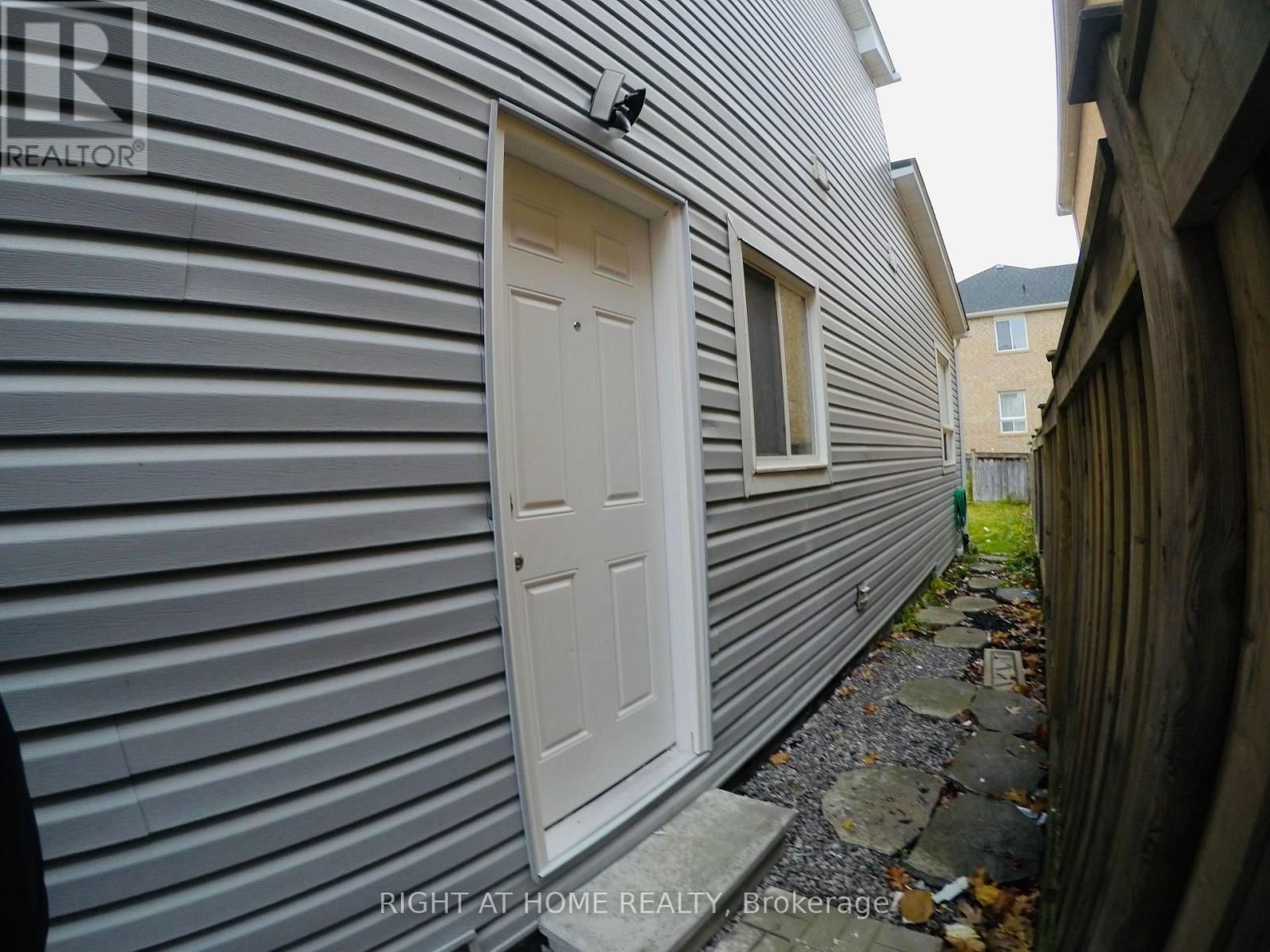 LOWER - 1446 CORDICK STREET Image 28