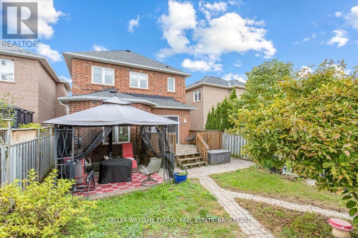 10 LUROSA CRESCENT Image 32