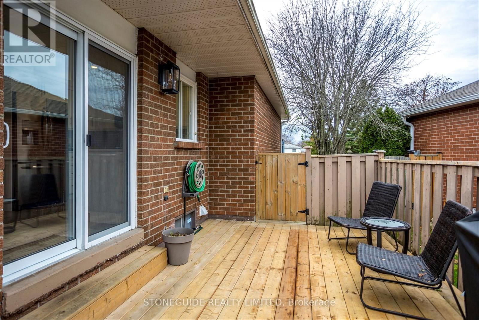 70 HOMEFIELD SQUARE Image 34