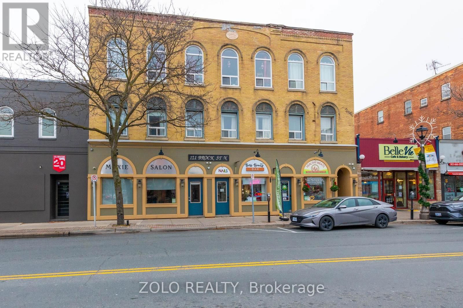 121 BROCK STREET N Image 1