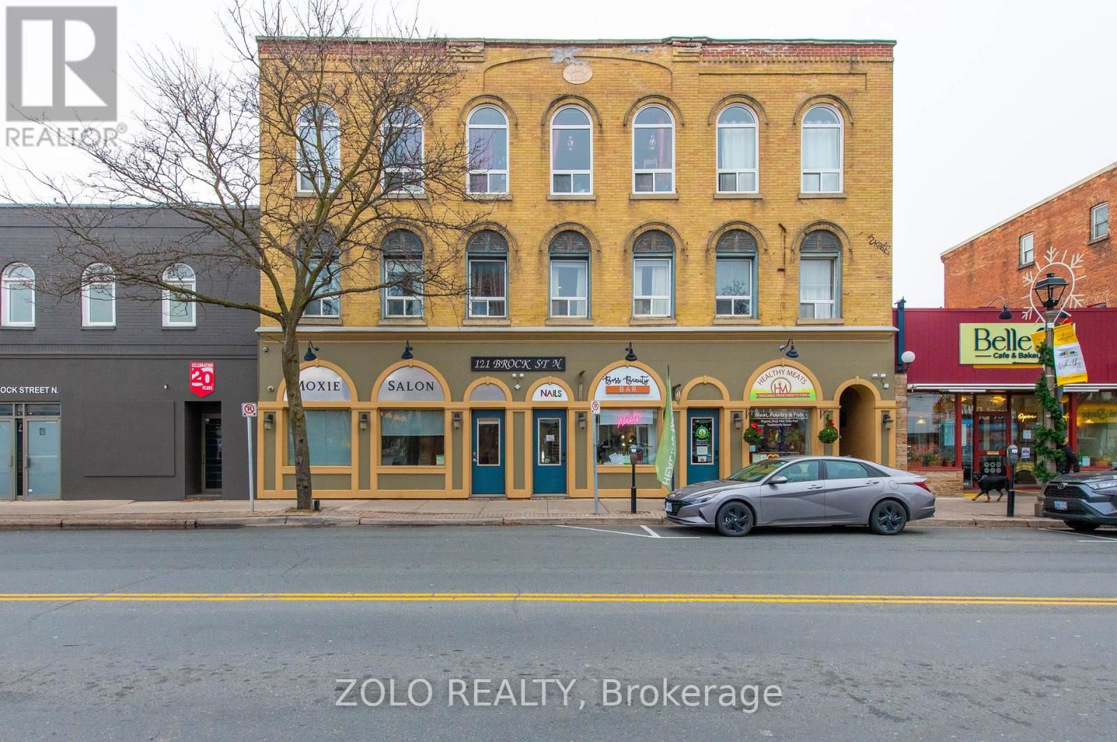 121 BROCK STREET N Image 4