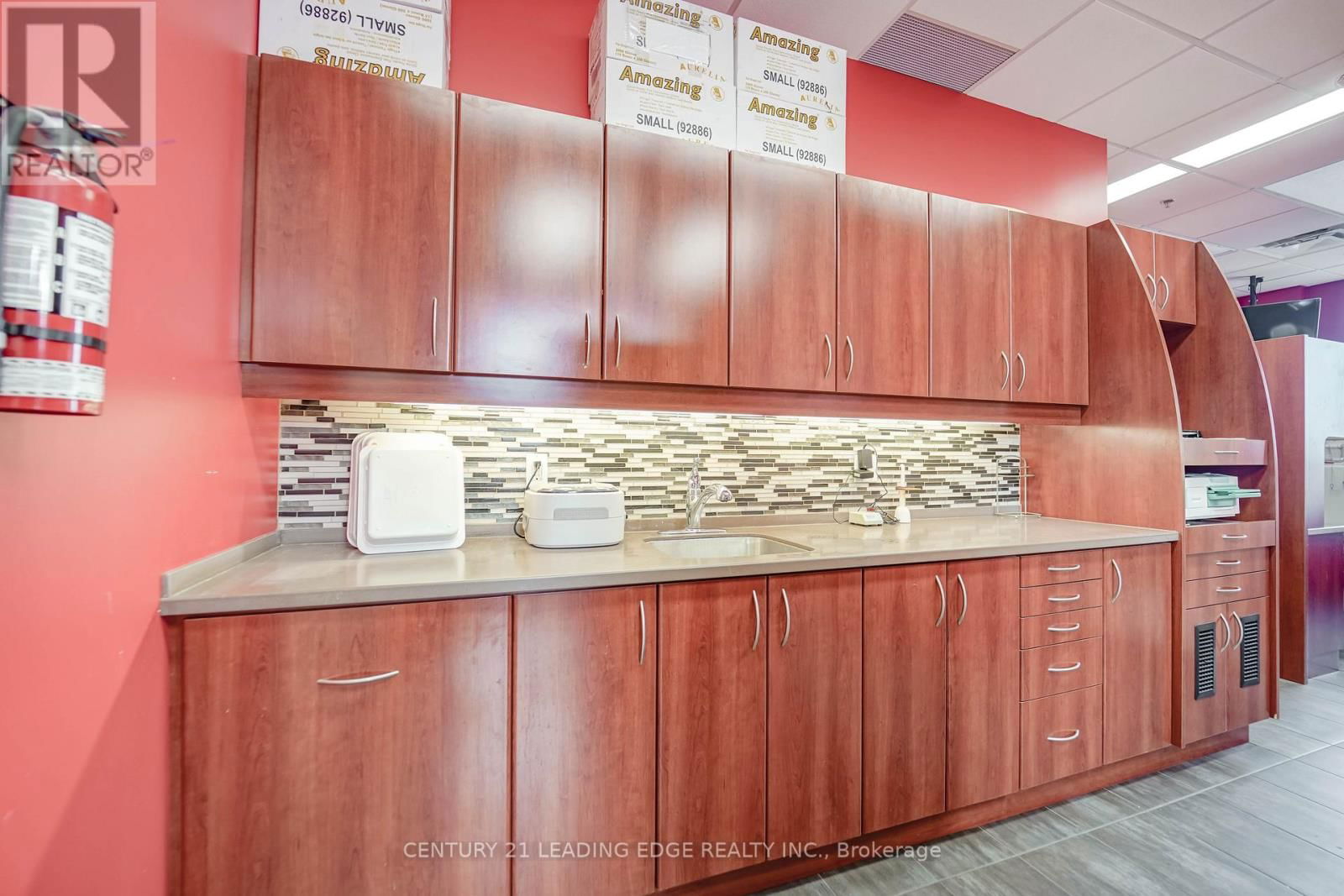 309 - 385 SILVER STAR BOULEVARD Image 38