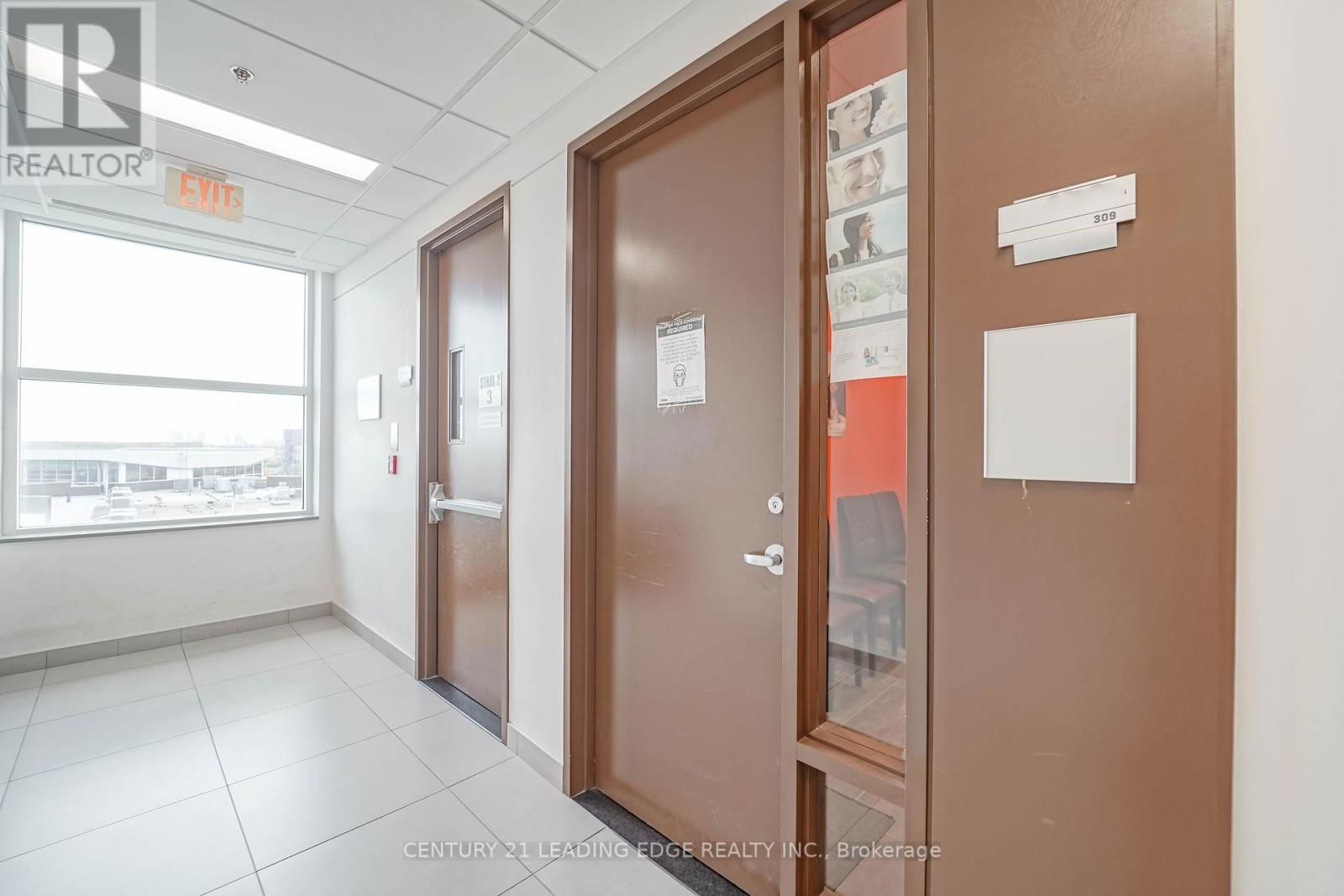 309 - 385 SILVER STAR BOULEVARD Image 46