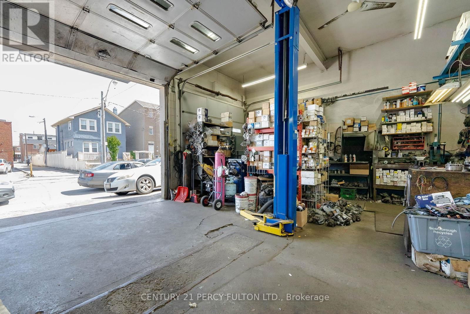 2793 DANFORTH AVENUE Image 12