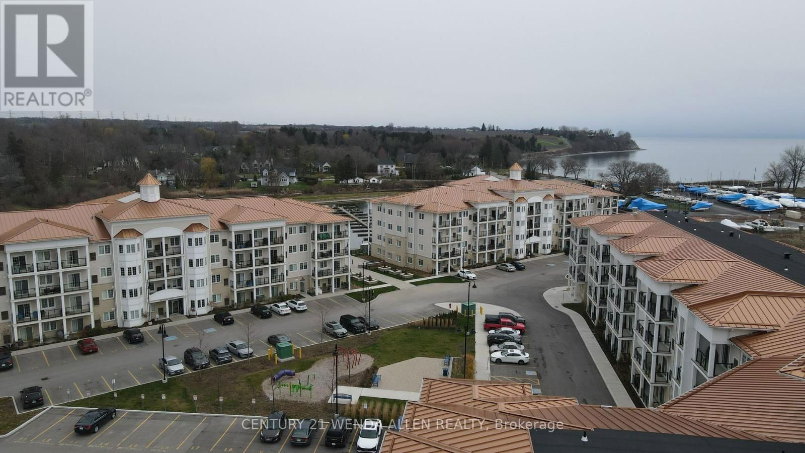 110 - 50 LAKEBREZE DRIVE Image 4