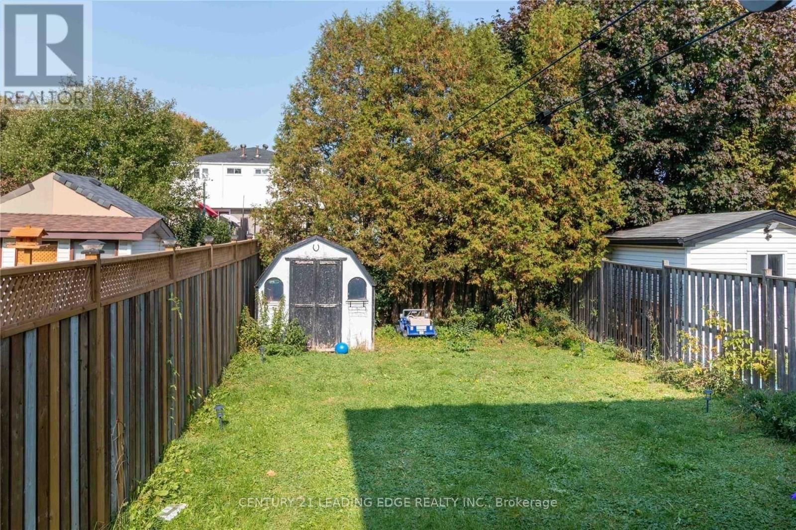 370 DURHAM COURT Image 9