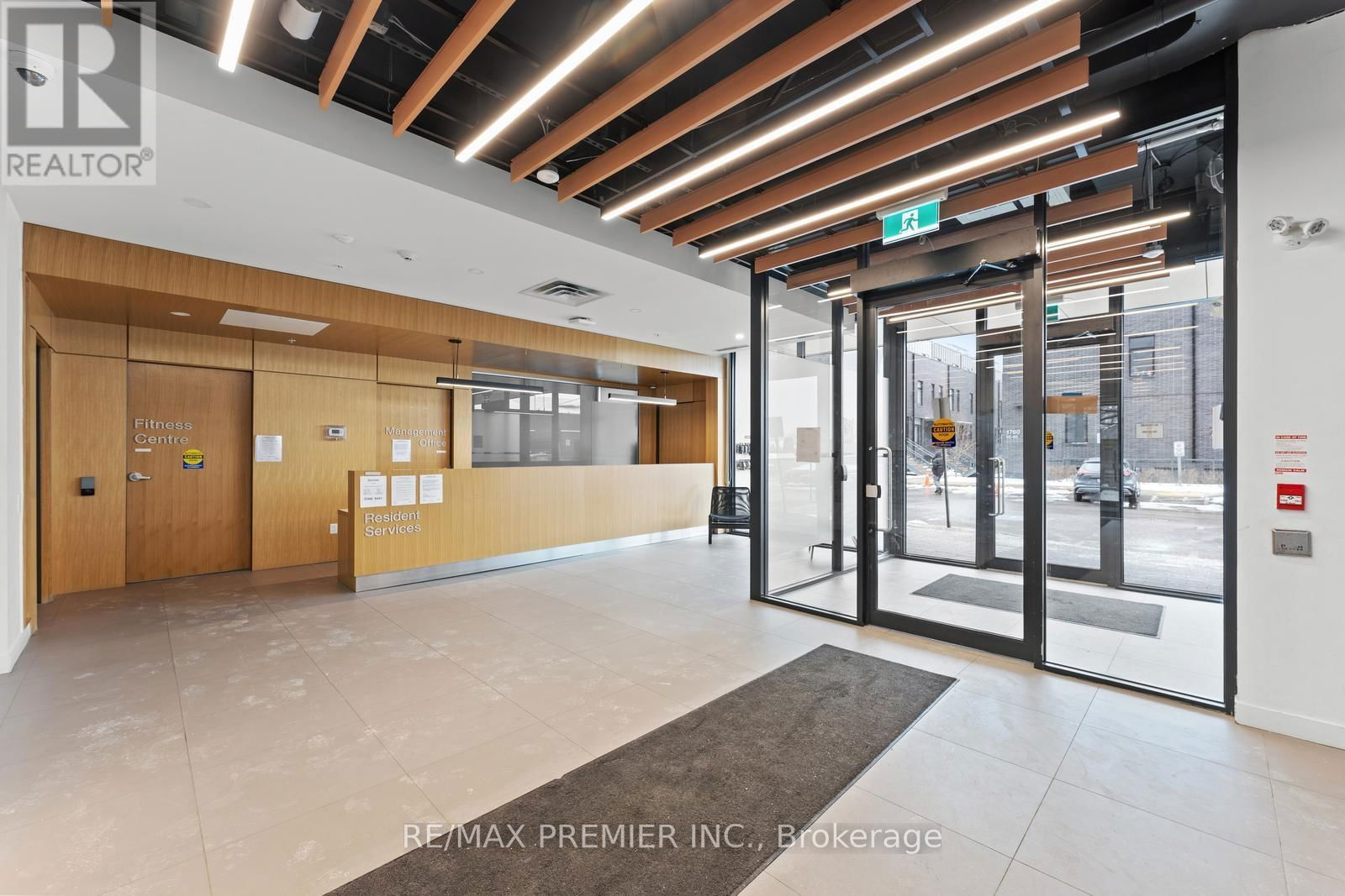 212 - 1800 SIMCOE STREET NORTH Image 3
