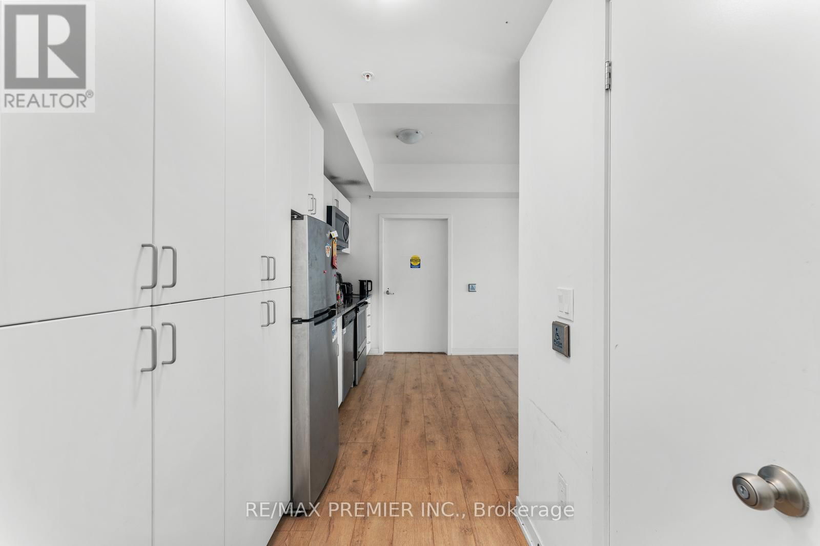 212 - 1800 SIMCOE STREET NORTH Image 7