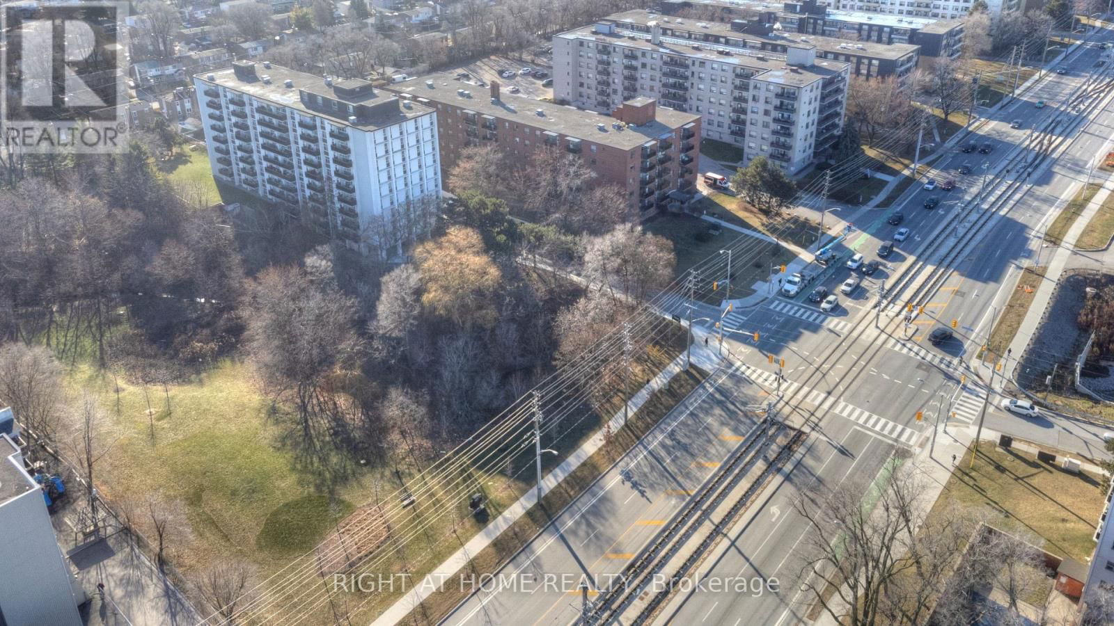 207 - 2245 EGLINTON AVENUE E Image 38