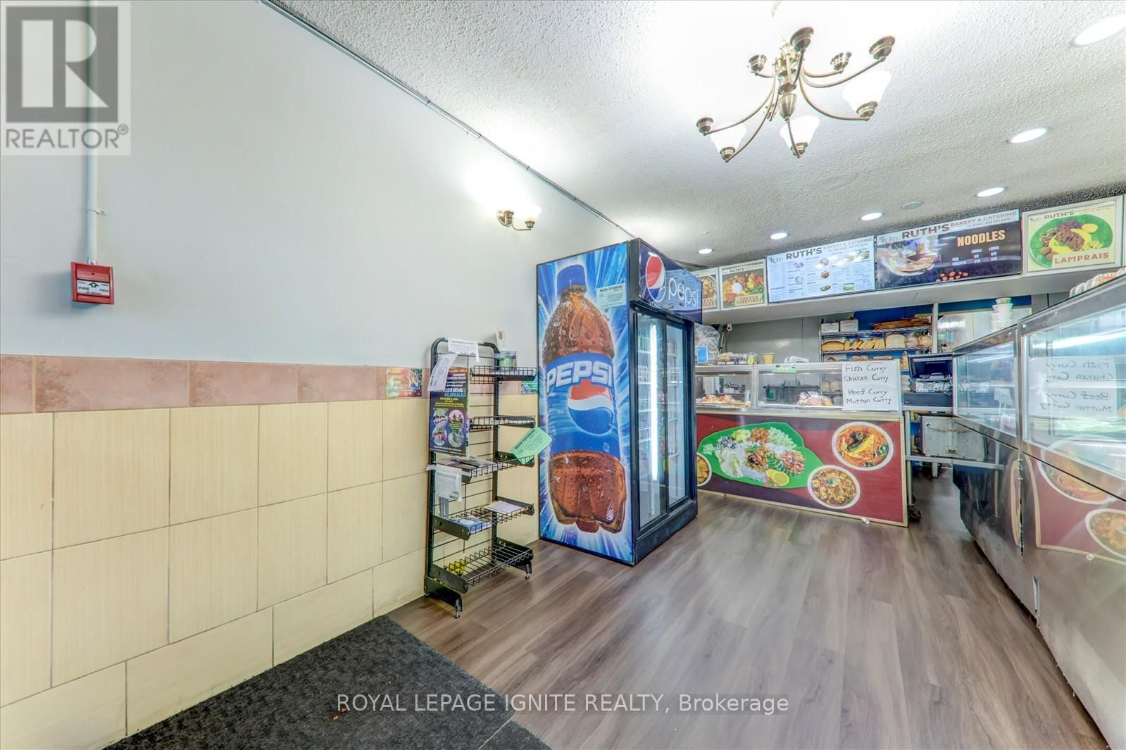 2398 EGLINTON AVENUE E Image 6