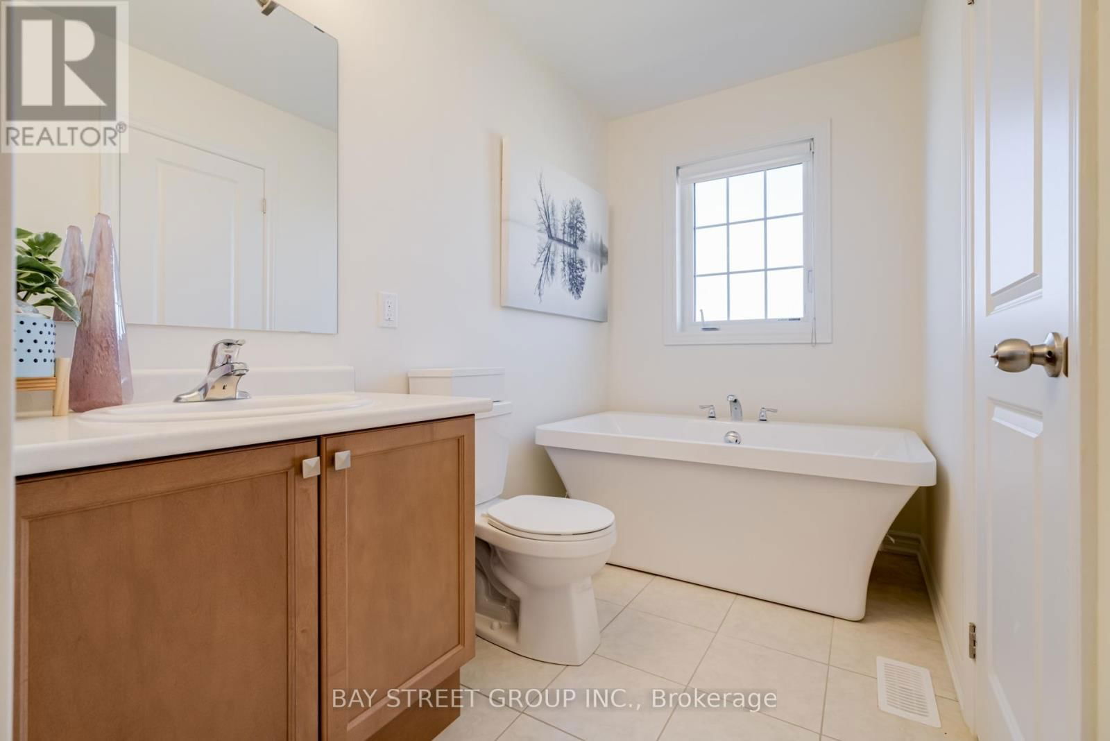 2416 ANGORA STREET Image 37