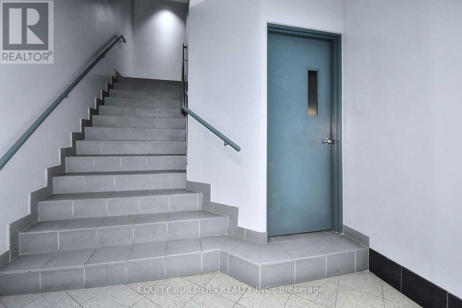 302-B&C - 80 CORPORATE DRIVE Image 17