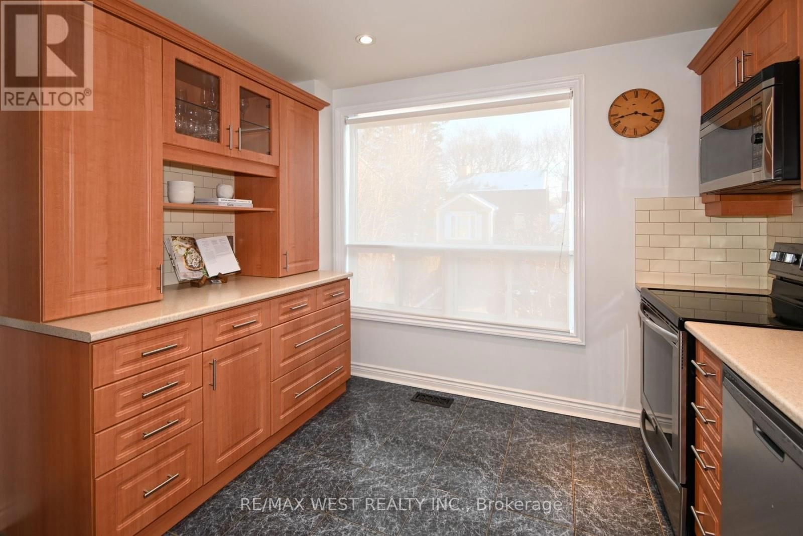 10 - 45 BIRCHMOUNT ROAD Image 22