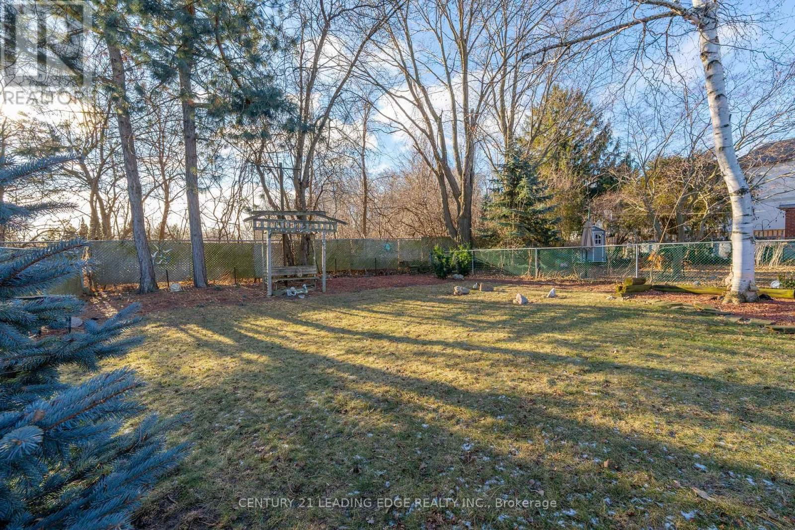 73 FOXRIDGE DRIVE Image 36