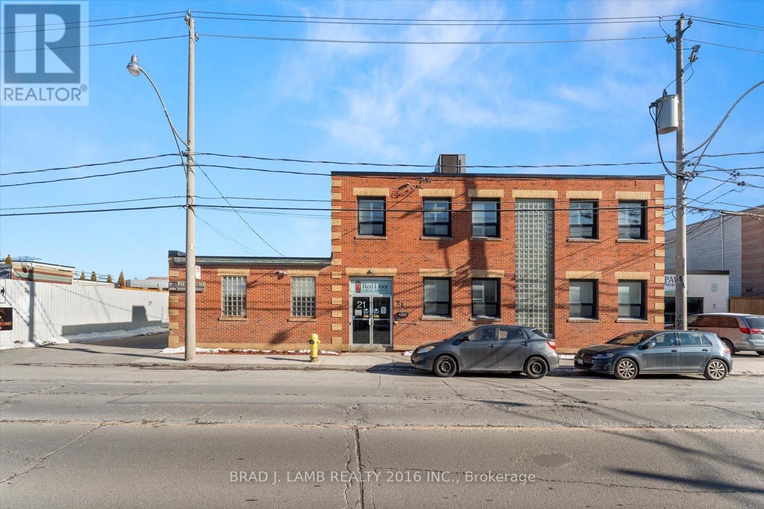 21 CARLAW AVENUE W Image 1