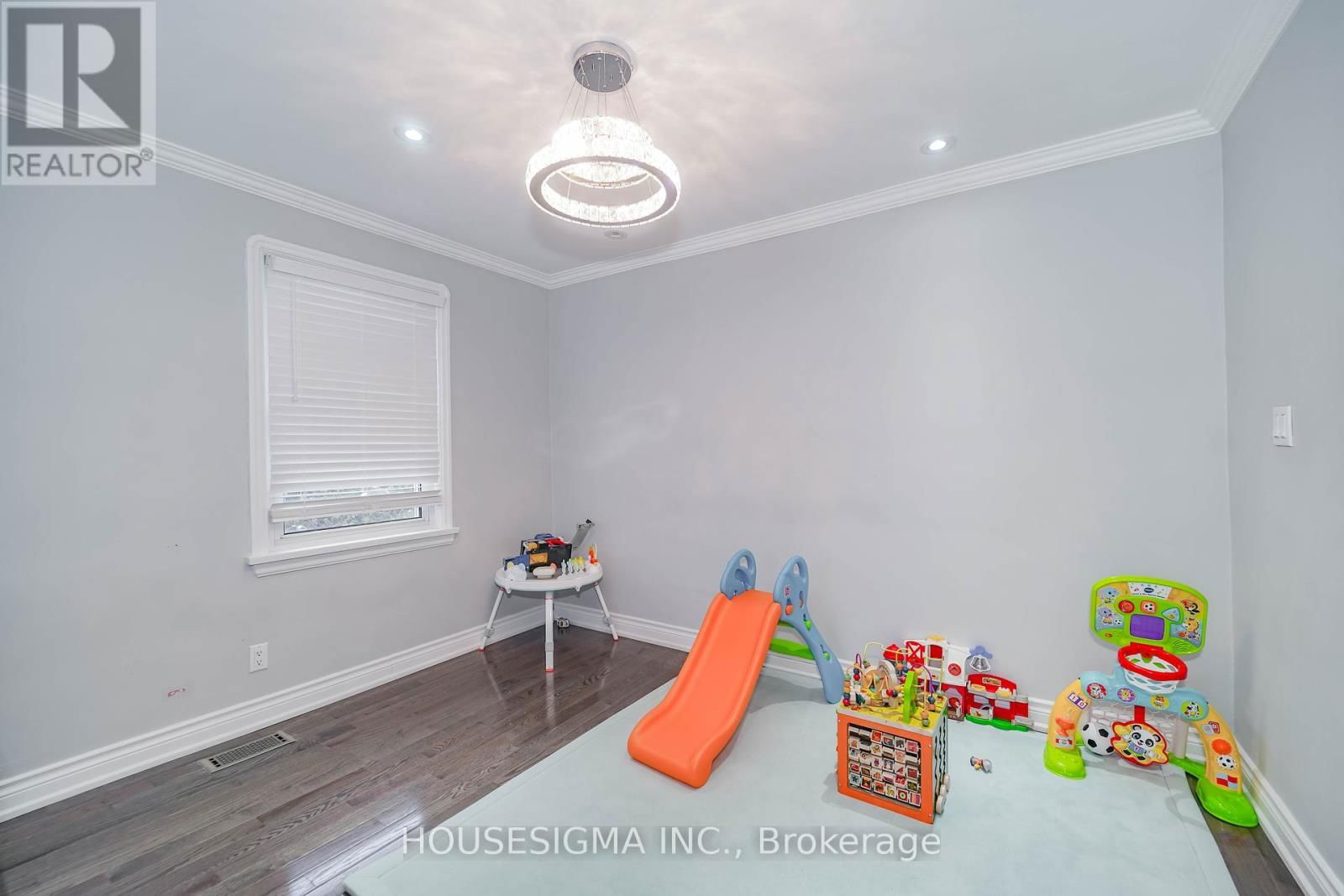 855 GRIERSON STREET Image 15