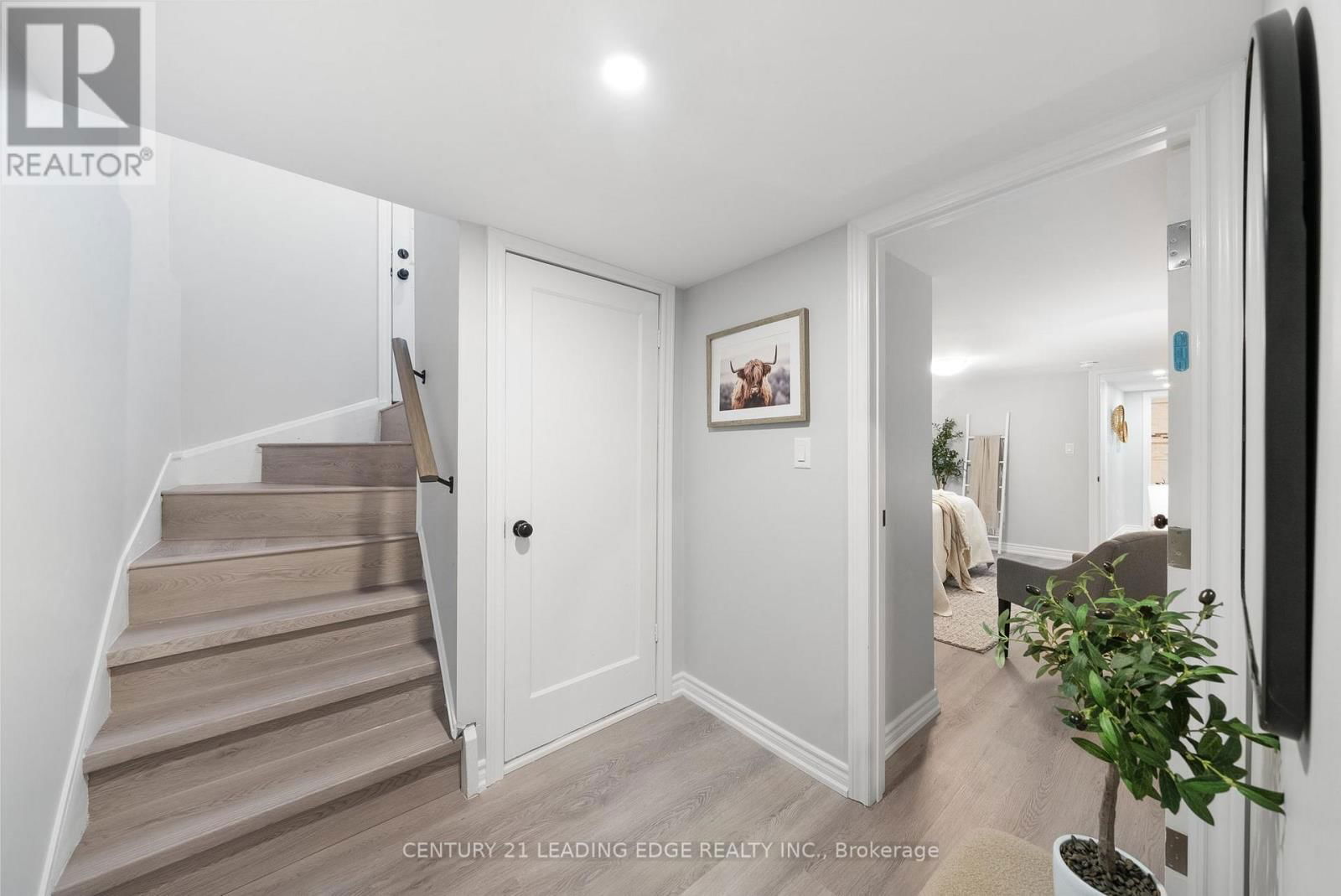 888 NAROCH BOULEVARD Image 23