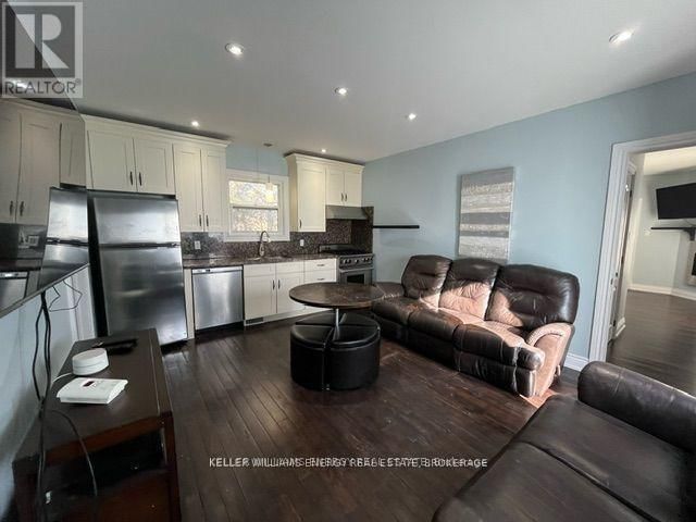 BACK - 4055 SIMCOE STREET N Image 4