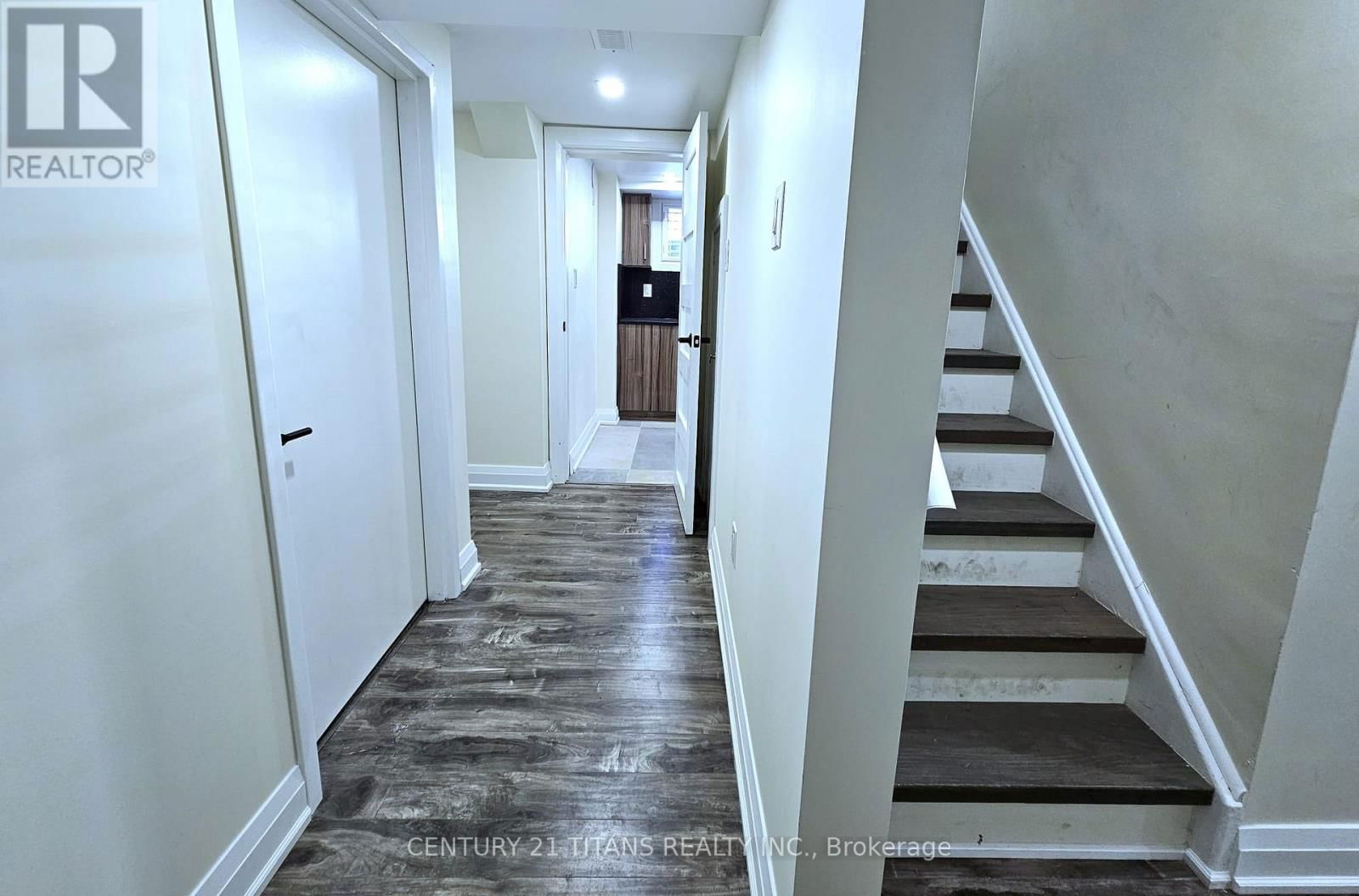 40 HILL CRESCENT Image 15