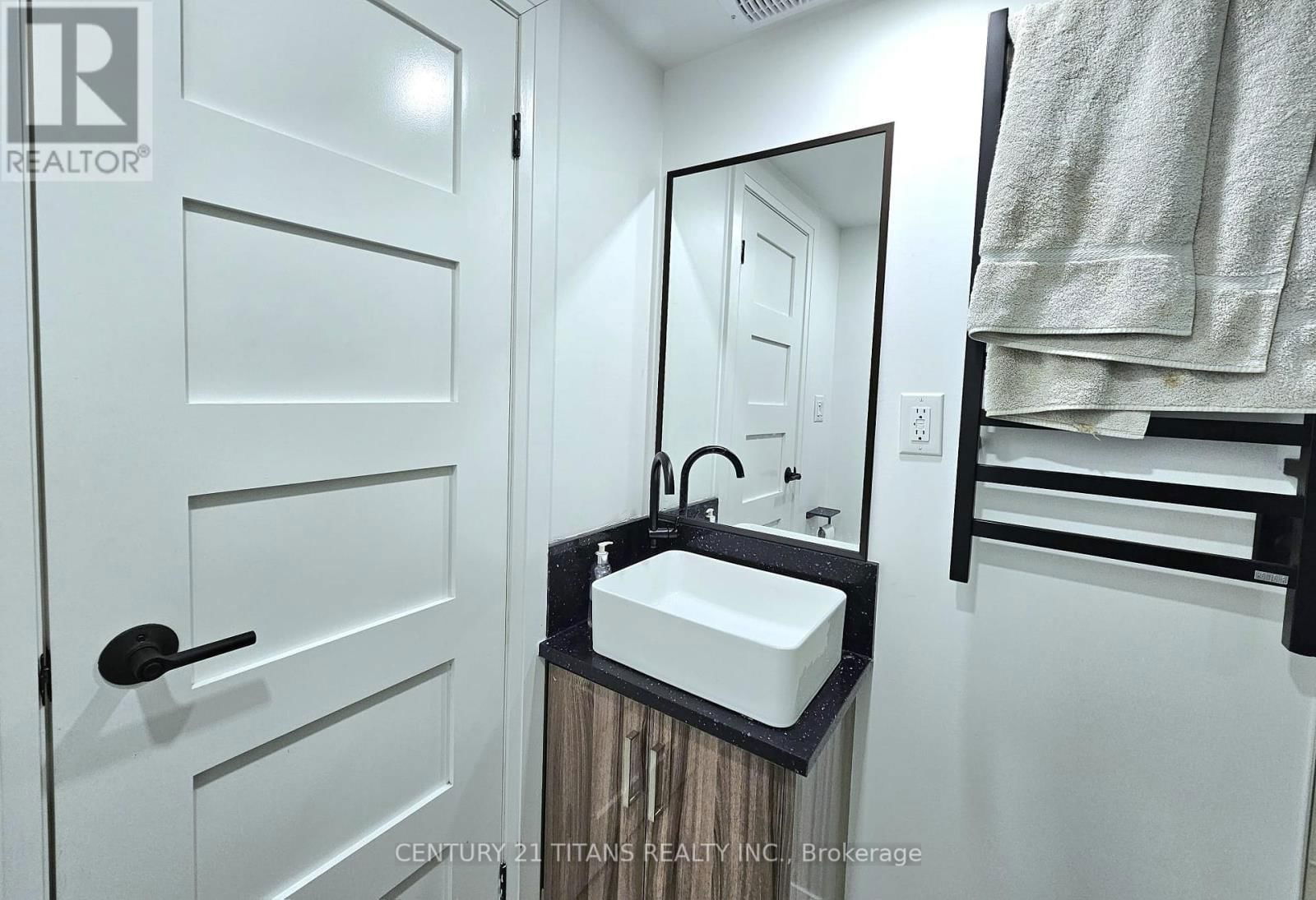 40 HILL CRESCENT Image 21