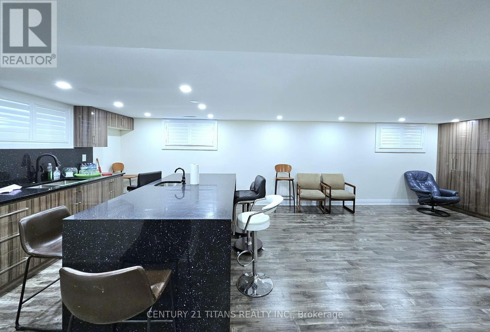 40 HILL CRESCENT Image 23