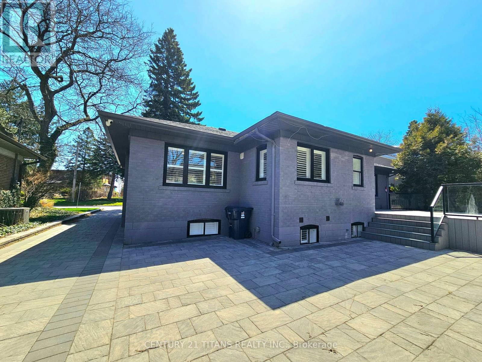 40 HILL CRESCENT Image 25