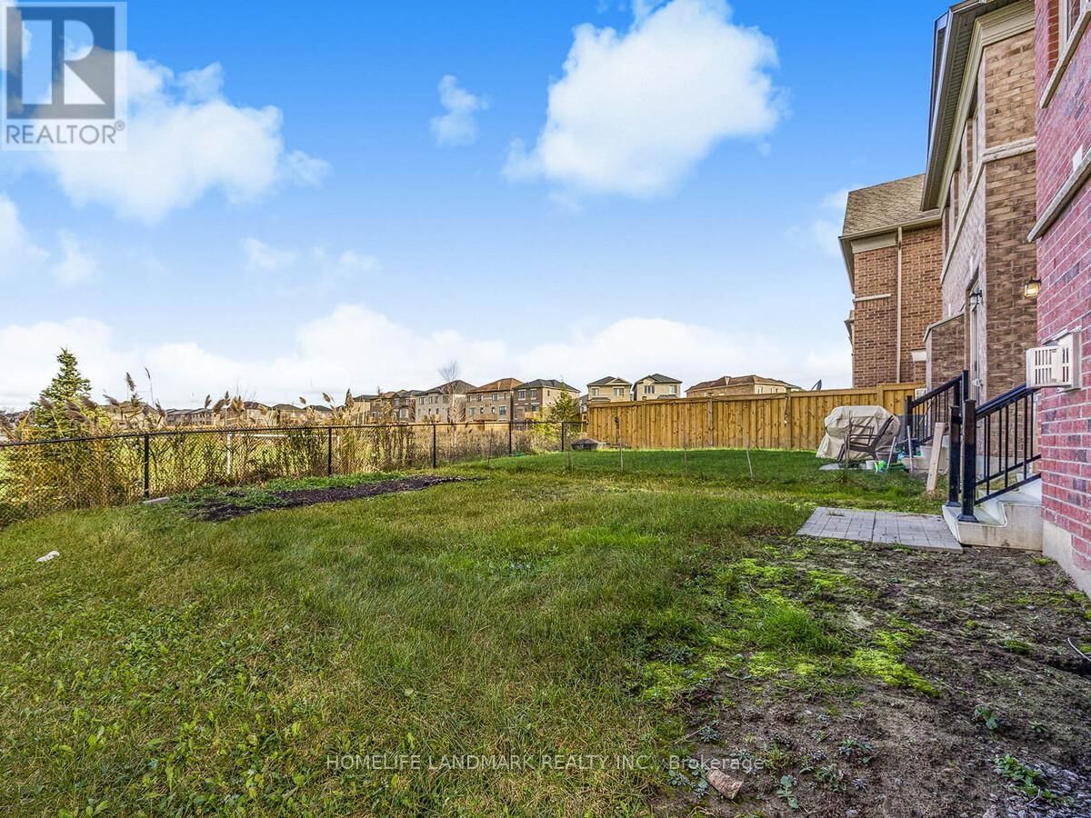 100 CHRISTINE ELLIOT AVENUE Image 28