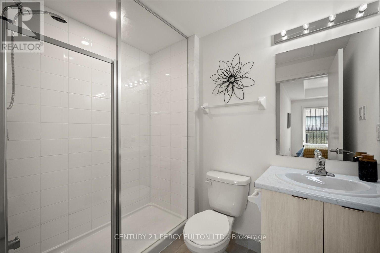 19 - 70 ORCHID PLACE DRIVE Image 14