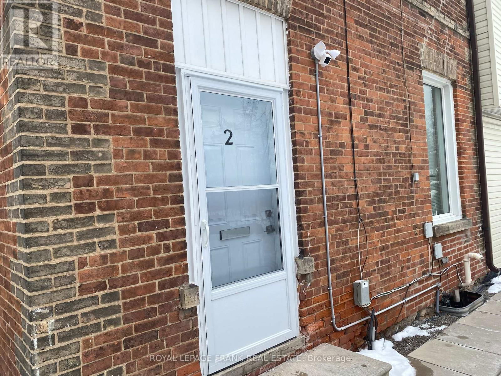 2 - 859 DUNDAS STREET WEST Image 3