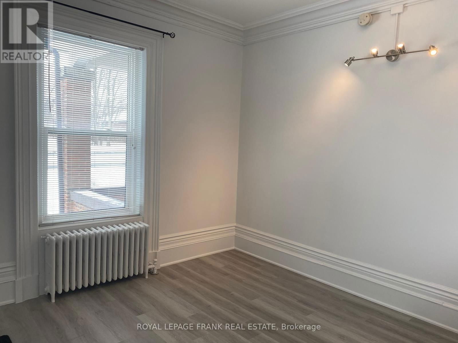 2 - 859 DUNDAS STREET WEST Image 8