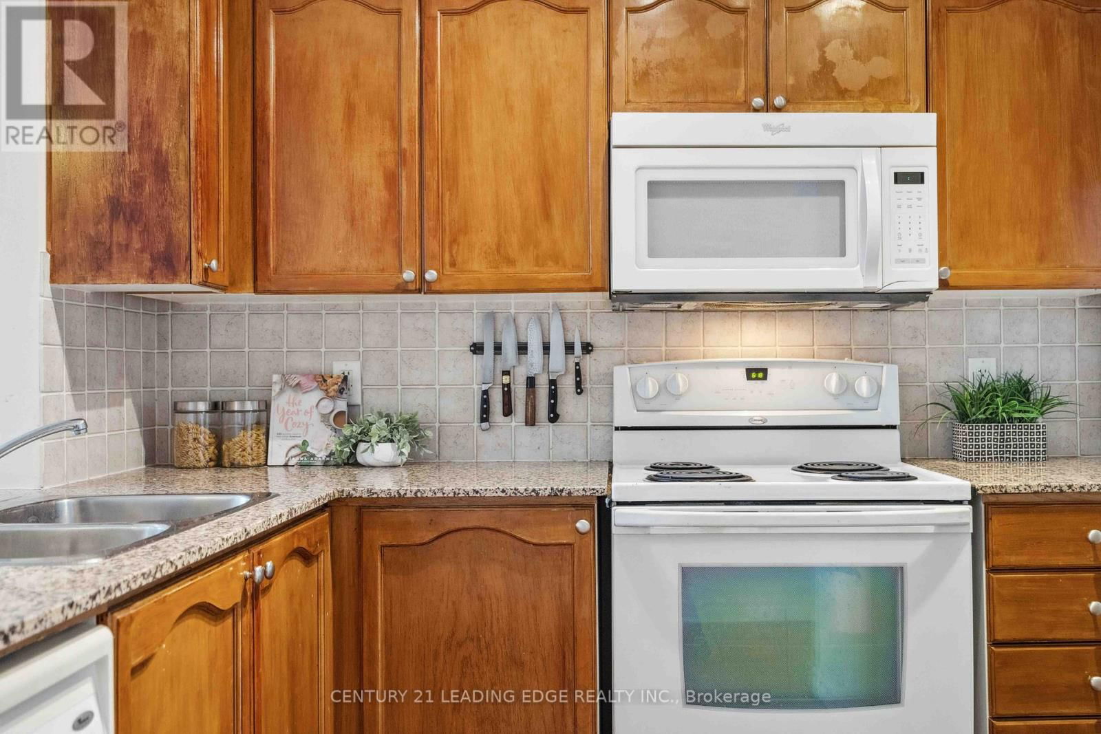 2301 - 83 BOROUGH DRIVE Image 9