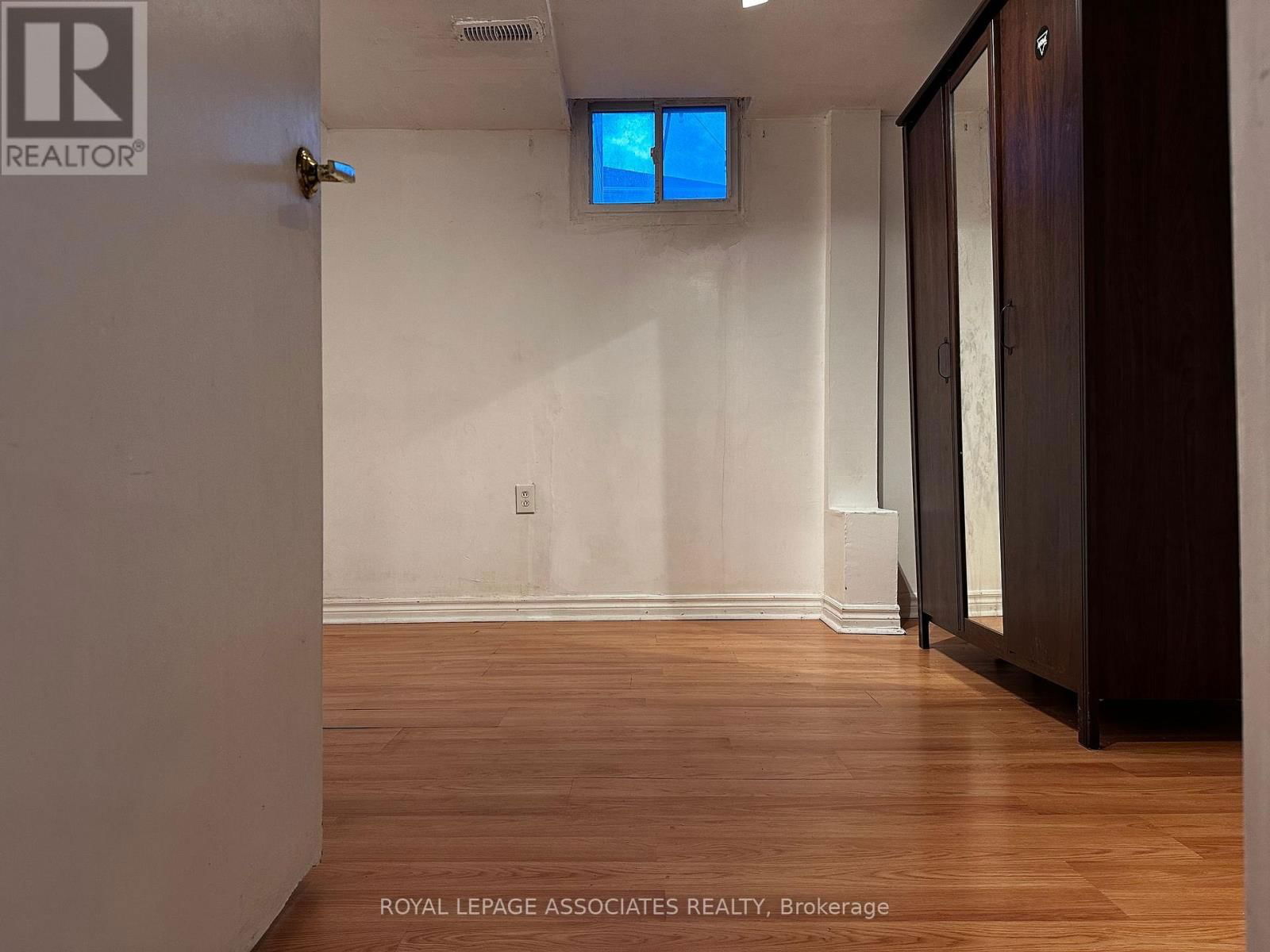 30 ORLEANS DRIVE Image 10
