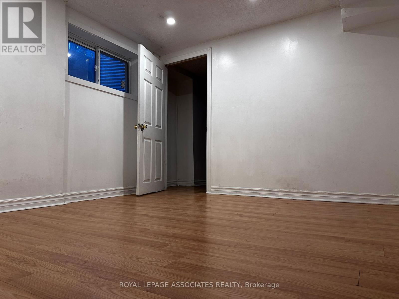 30 ORLEANS DRIVE Image 11