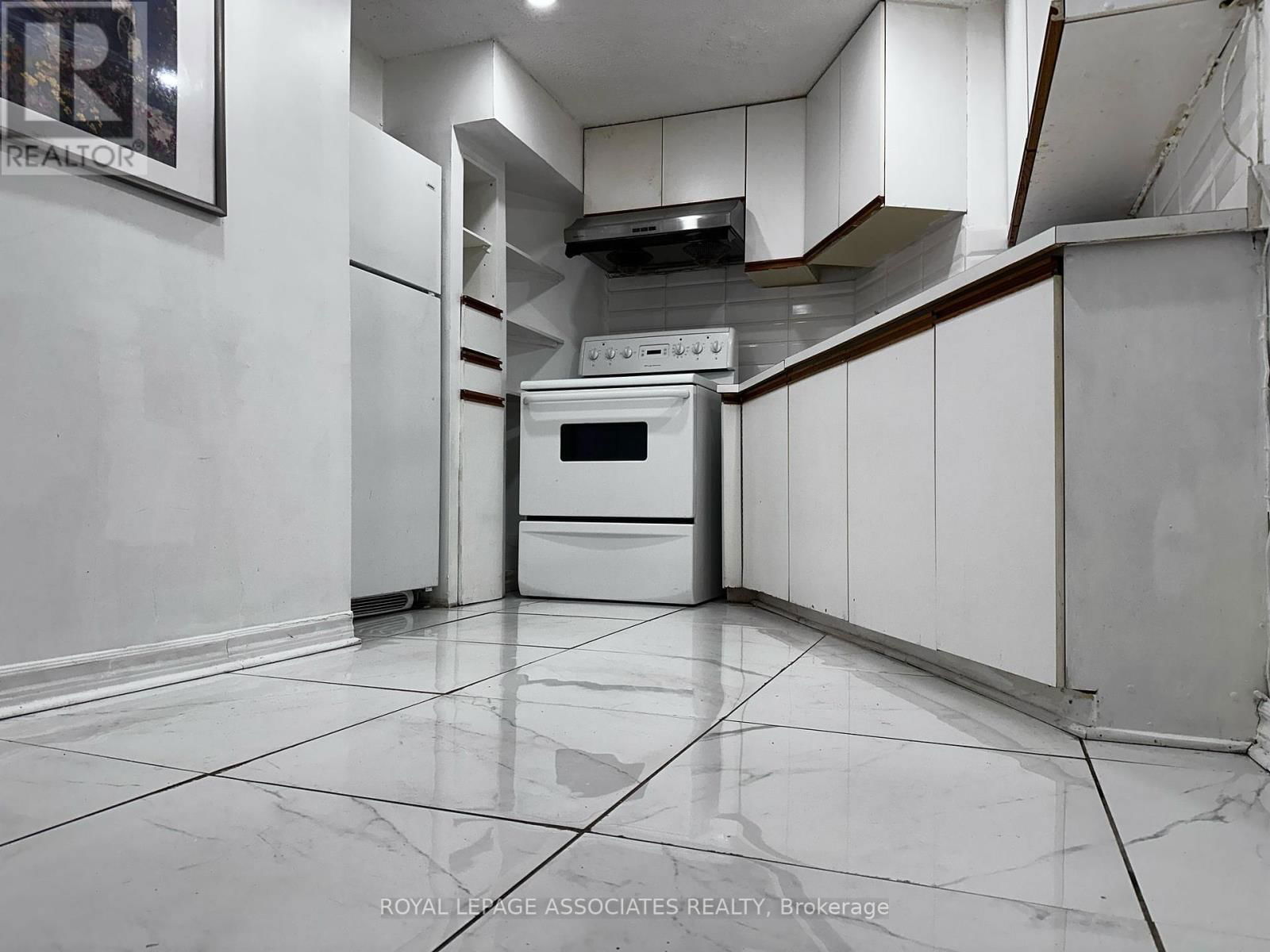 30 ORLEANS DRIVE Image 2