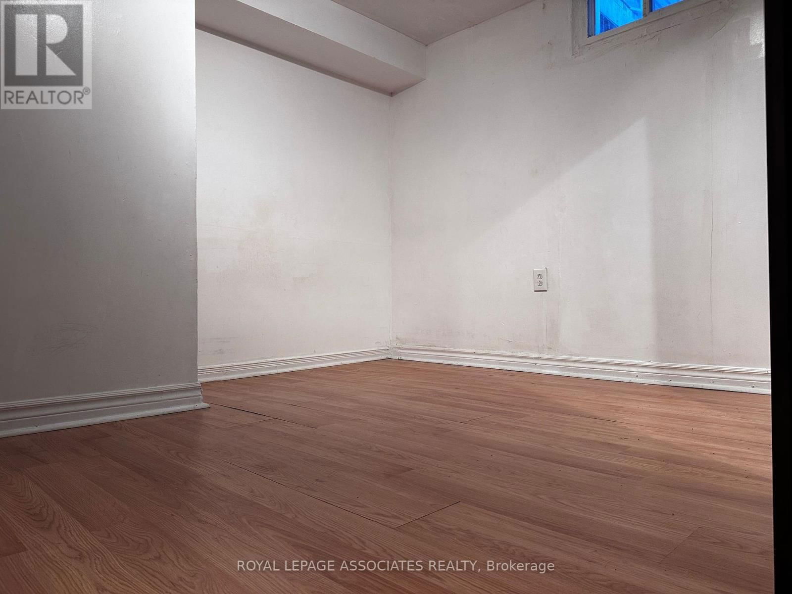 30 ORLEANS DRIVE Image 9