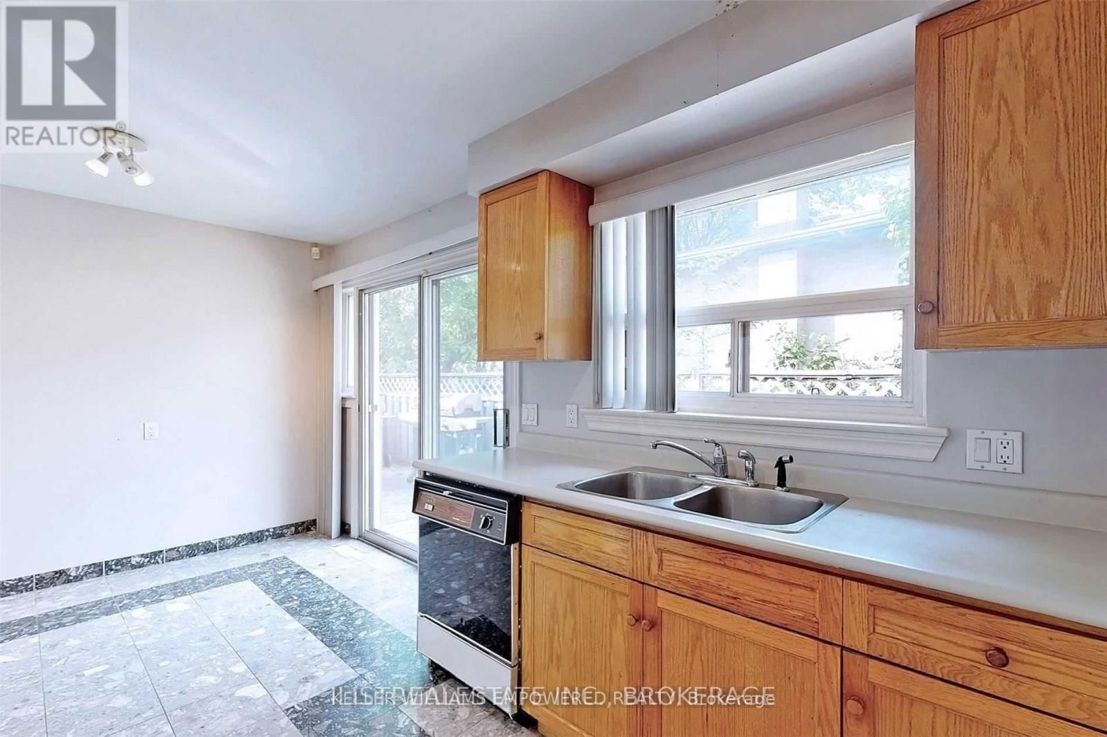 74 CREEKWOOD DRIVE Image 10