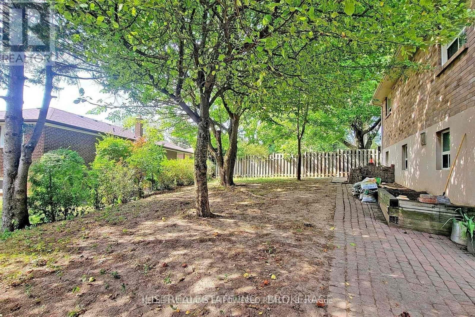 74 CREEKWOOD DRIVE Image 32