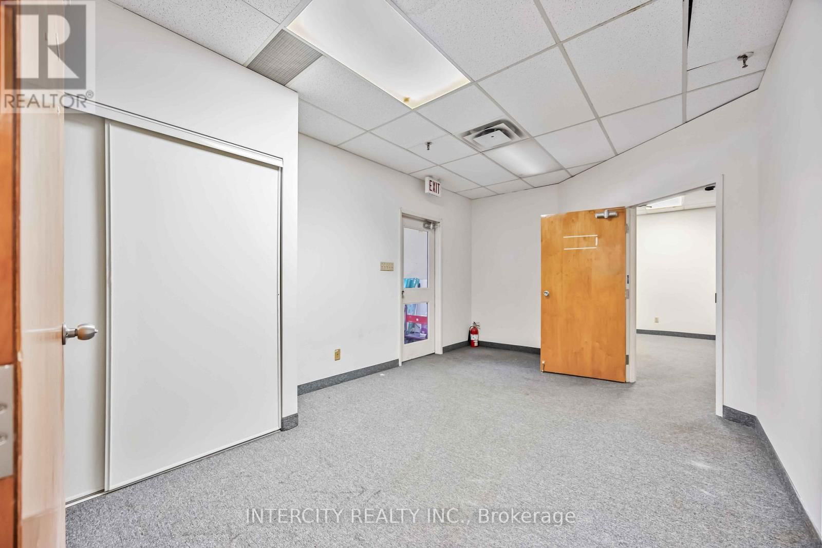 65 MELFORD DRIVE Image 15