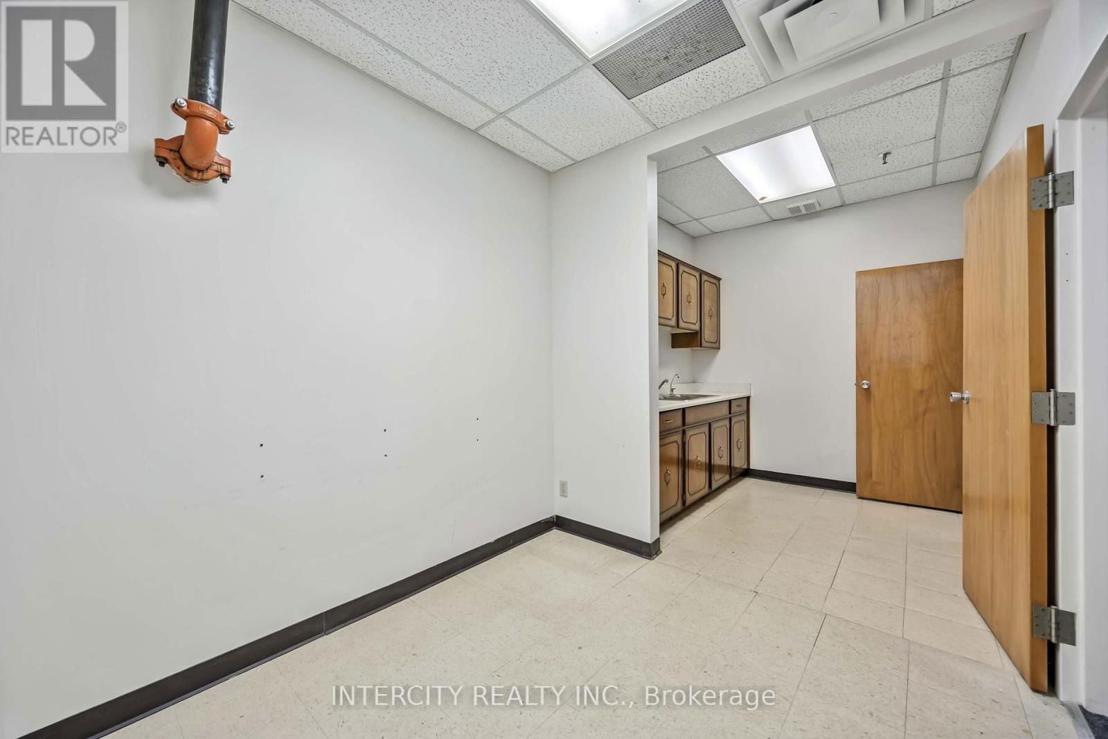 65 MELFORD DRIVE Image 19