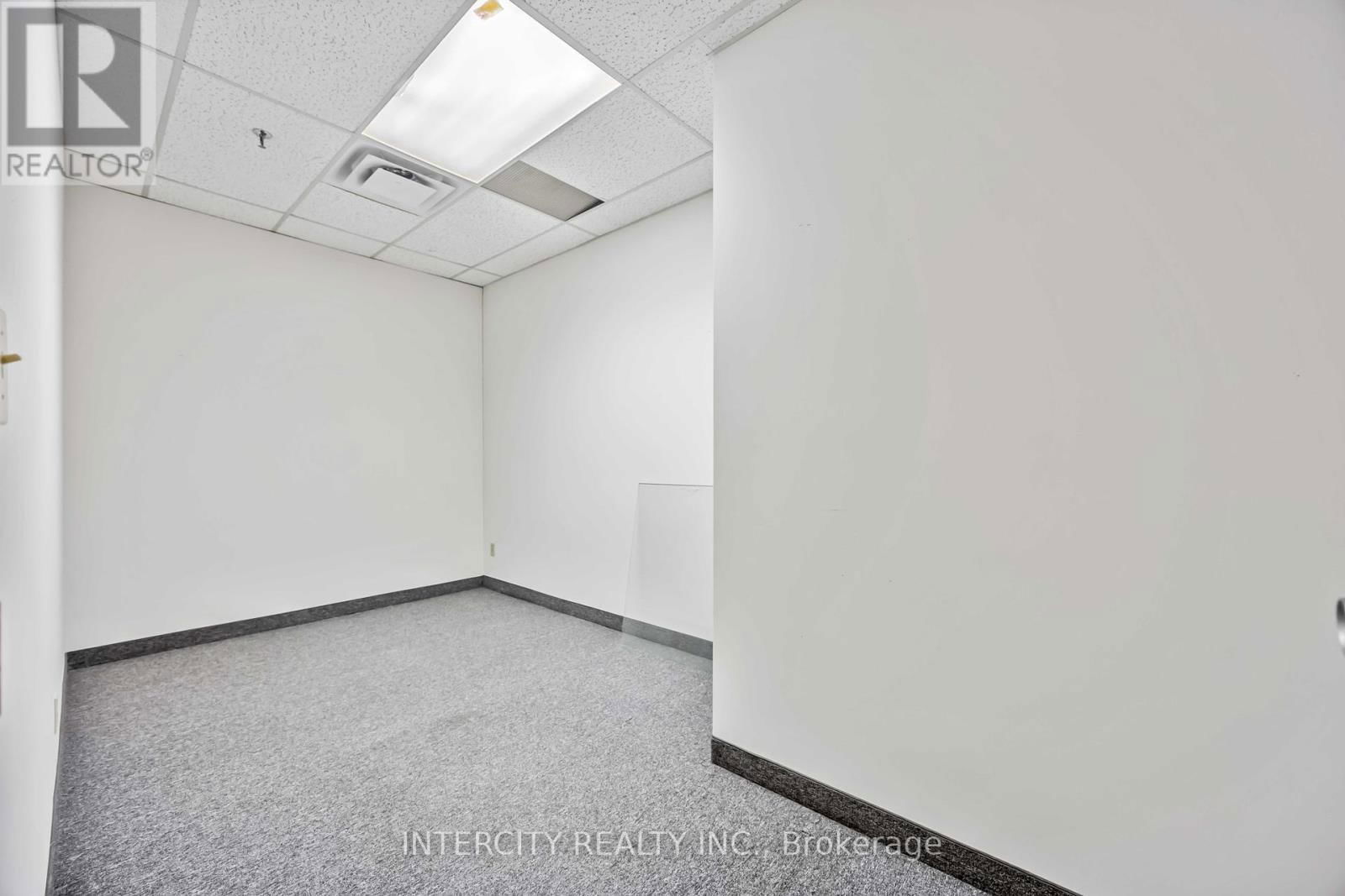 65 MELFORD DRIVE Image 21