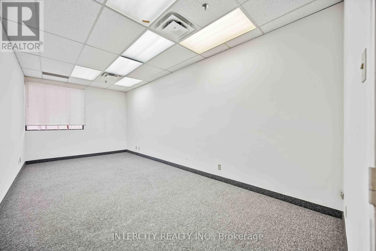 65 MELFORD DRIVE Image 23