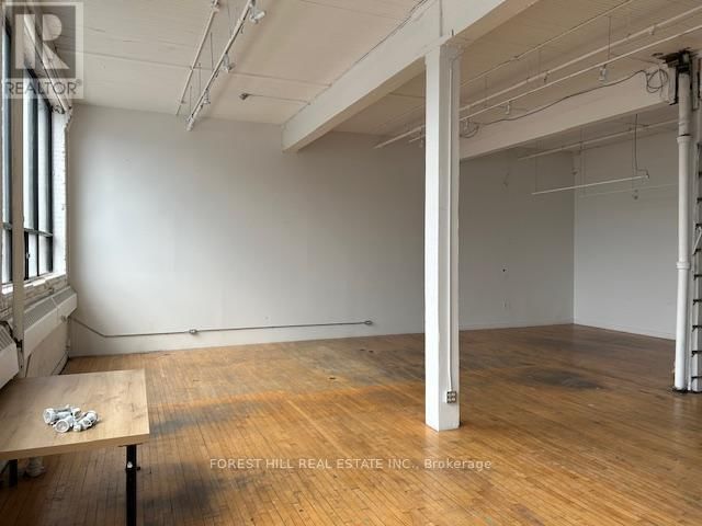 301 - 9 DAVIES AVENUE Image 3